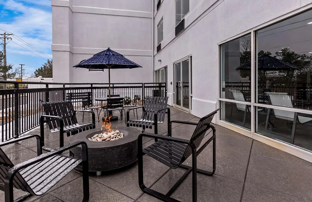 Best Western Plus Fenton-1