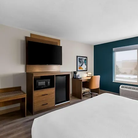 Best Western Plus Fenton-2